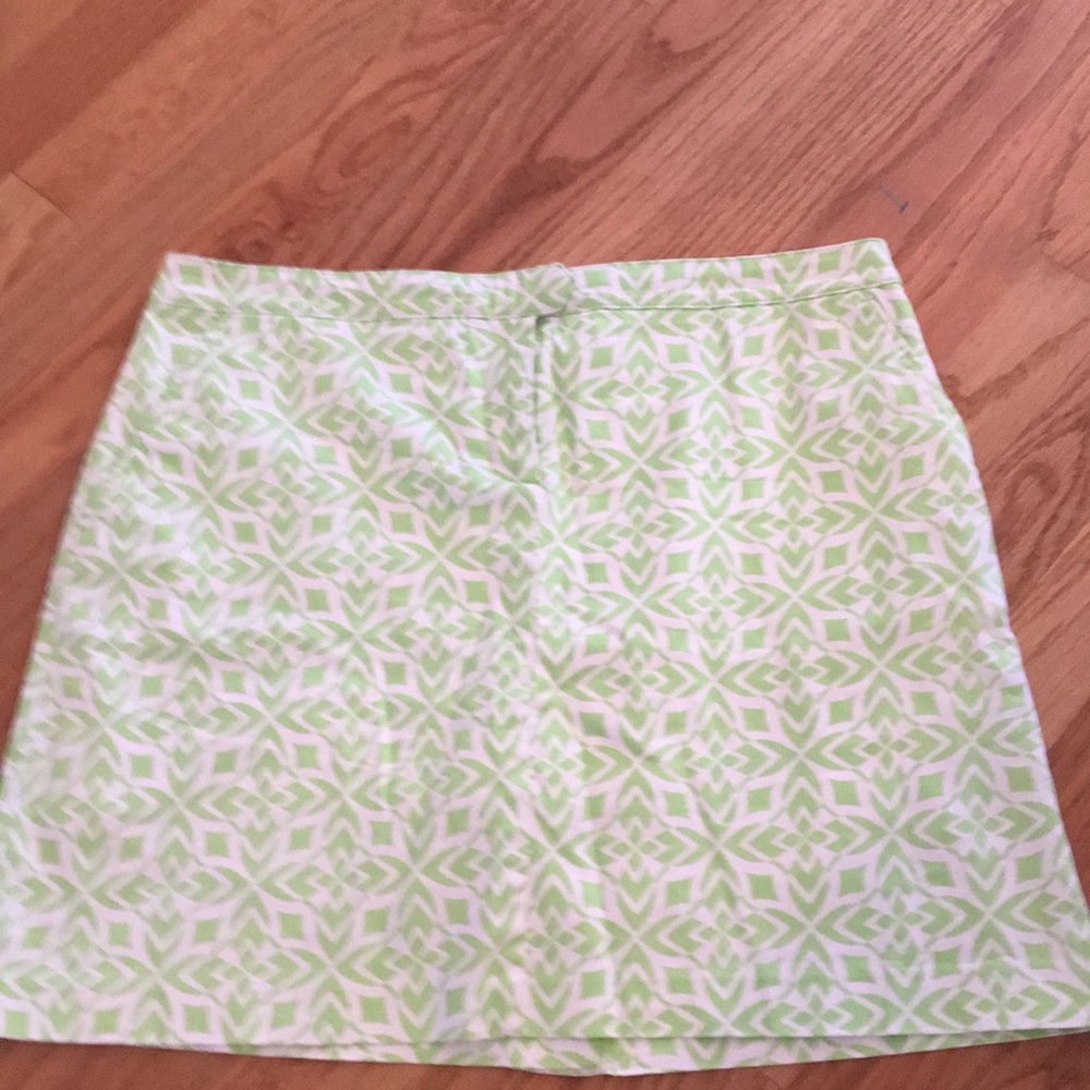 Izod Green and White Patterned Women's Skirt